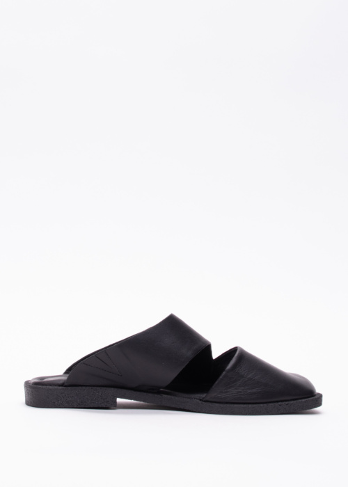 Molly Bessa bateliai