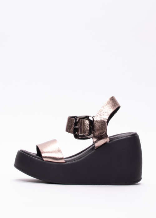 Molly Bessa bateliai