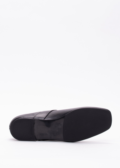 Molly Bessa bateliai