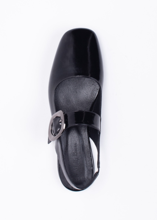 Molly Bessa bateliai