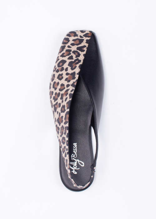 Molly Bessa bateliai