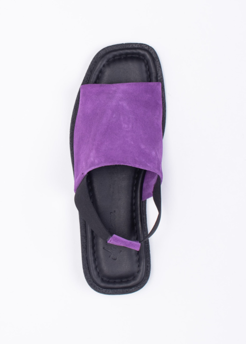 Molly Bessa bateliai