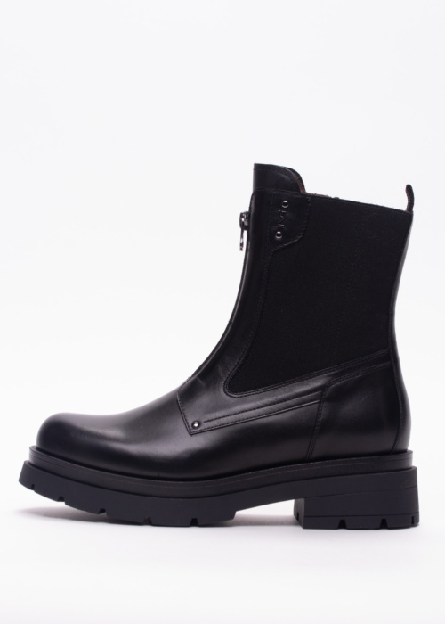 NeroGiardini aulinukai