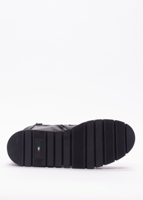 NeroGiardini aulinukai