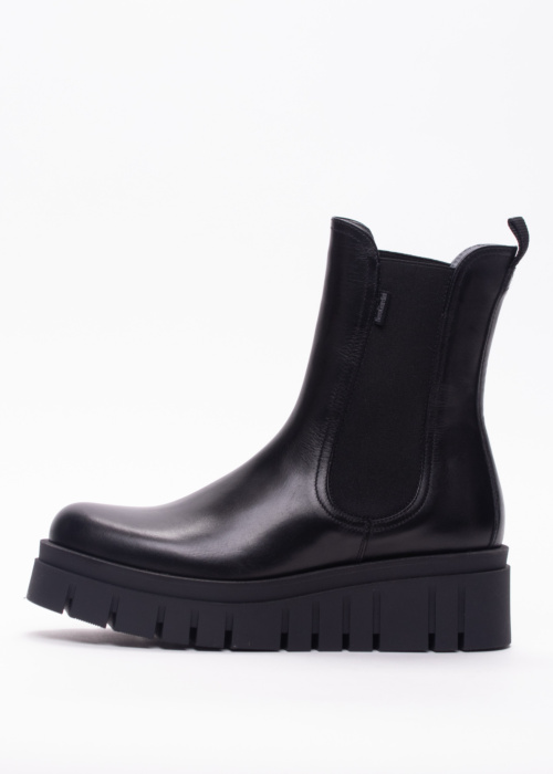 NeroGiardini aulinukai