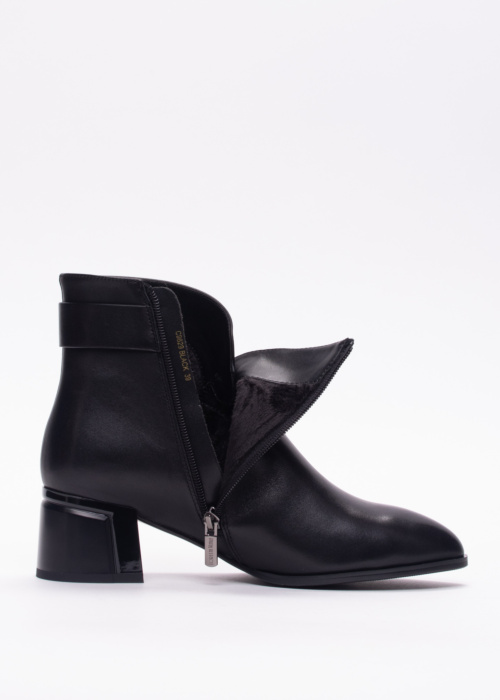 Loretta Vitale aulinukai