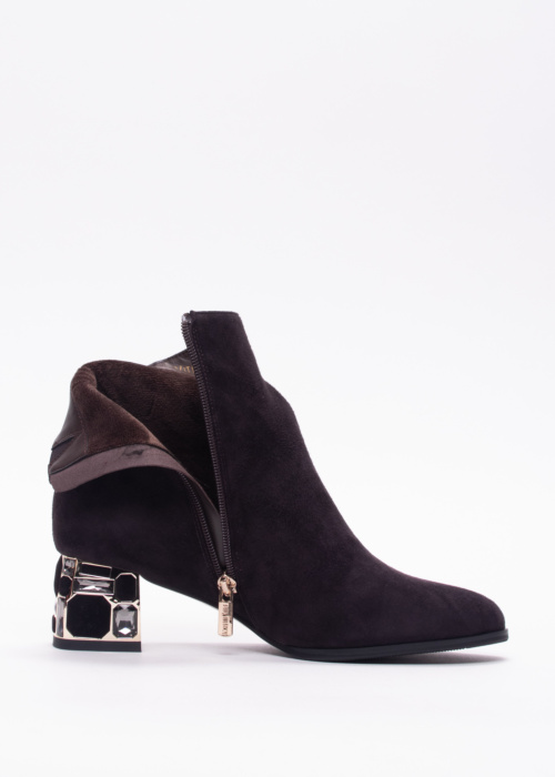 Loretta Vitale aulinukai