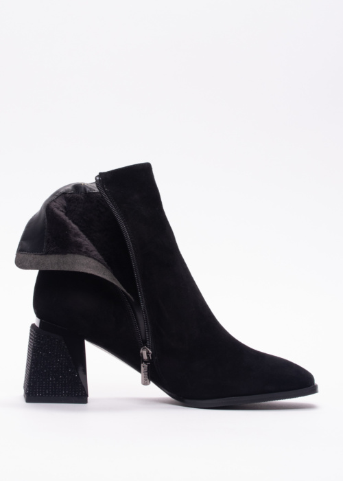 Loretta Vitale aulinukai