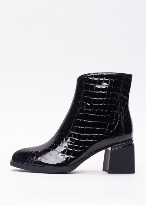 Loretta Vitale aulinukai