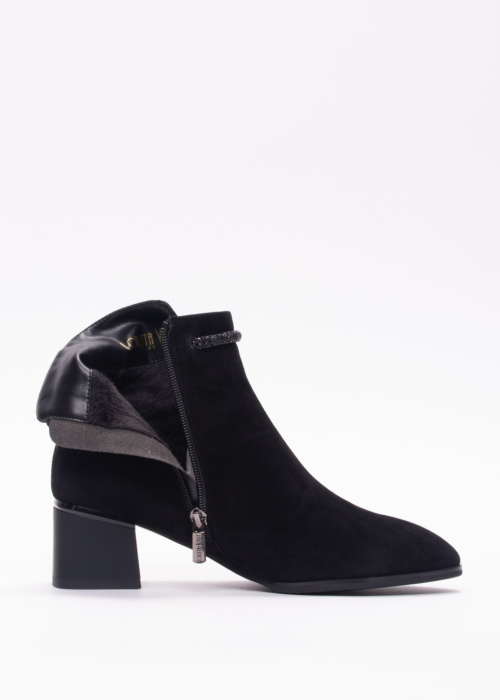 Loretta Vitale aulinukai