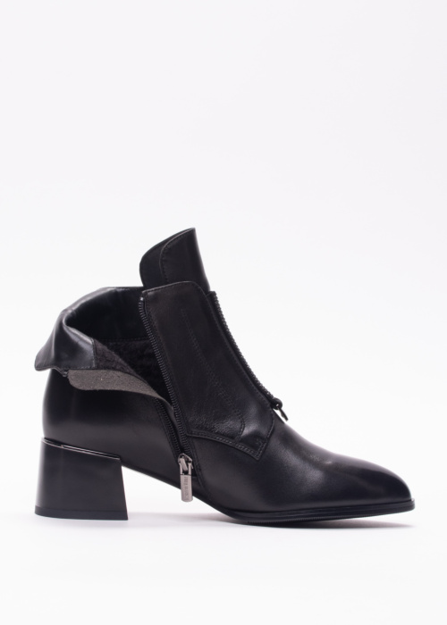 Loretta Vitale aulinukai