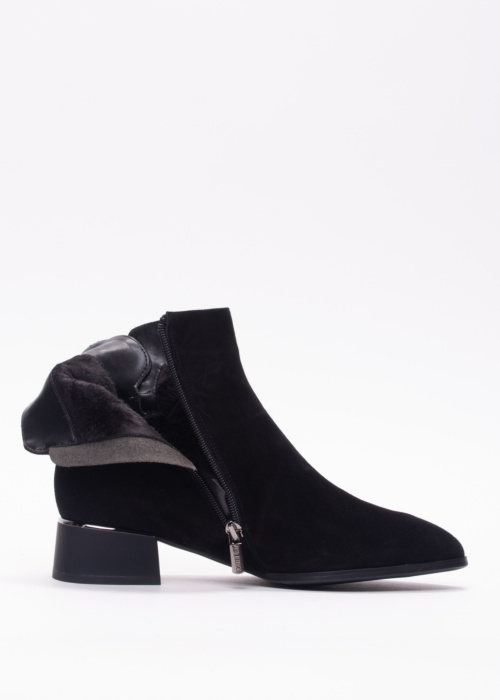 Loretta Vitale aulinukai