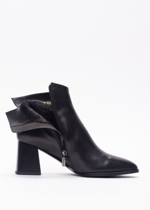 Loretta Vitale aulinukai