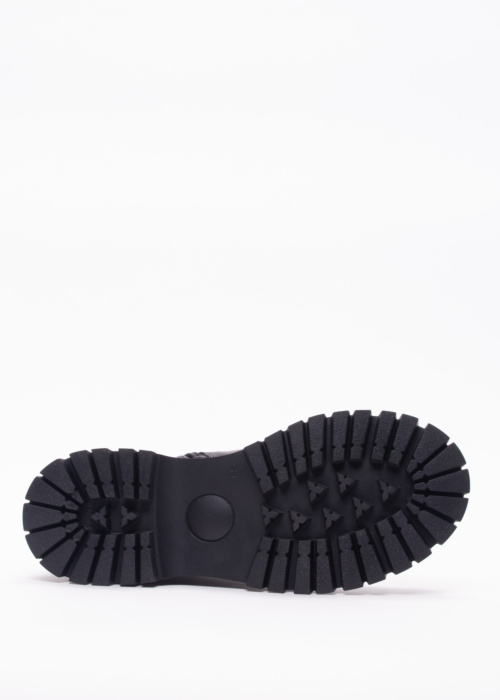 Molly Bessa aulinukai