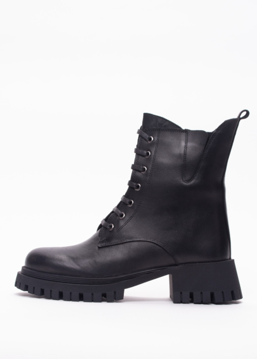 Molly Bessa aulinukai