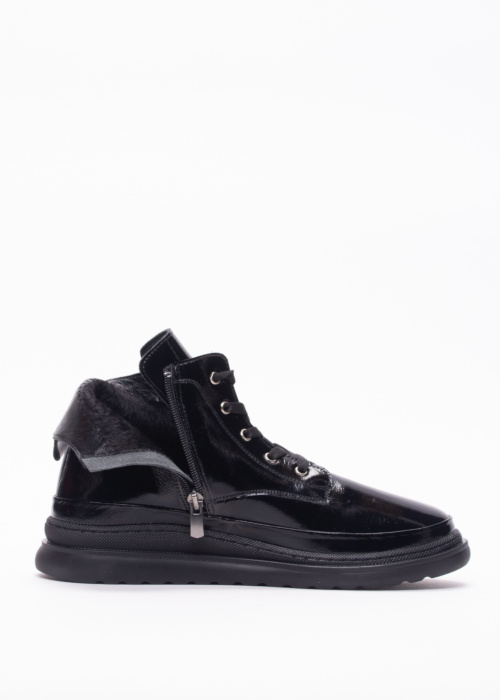 Molly Bessa aulinukai