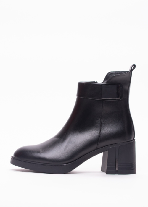 Molly Bessa aulinukai