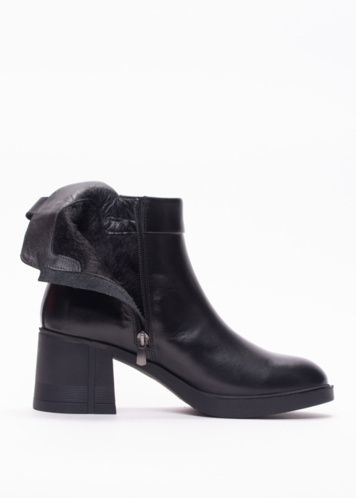 Molly Bessa aulinukai