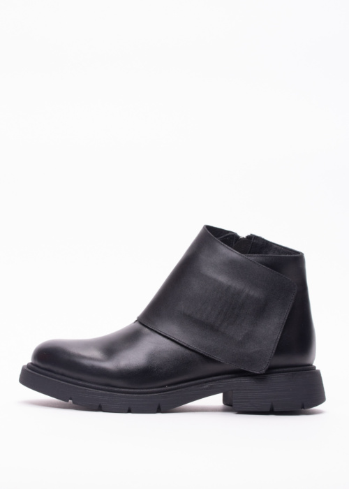 Molly Bessa aulinukai