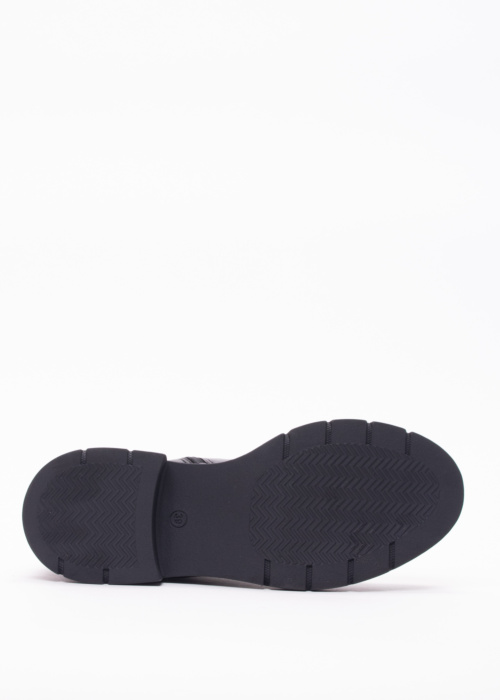 Molly Bessa aulinukai