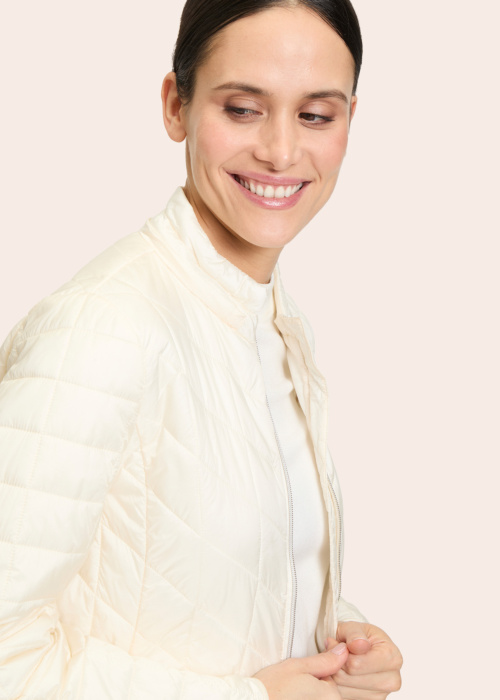 Betty Barclay pavasario-rudens striukė