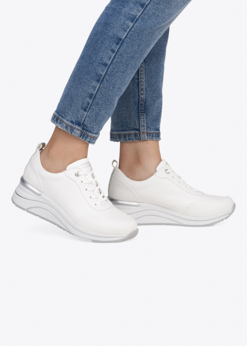 Remonte laisvalaikio bateliai