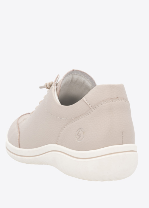 Remonte laisvalaikio bateliai