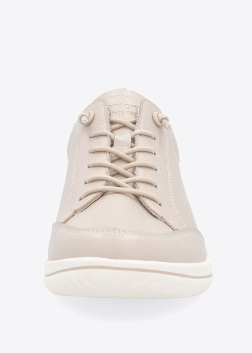 Remonte laisvalaikio bateliai