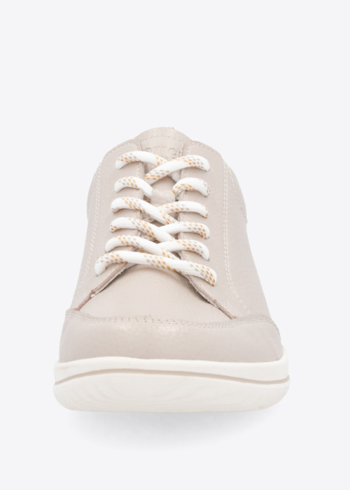 Remonte laisvalaikio bateliai