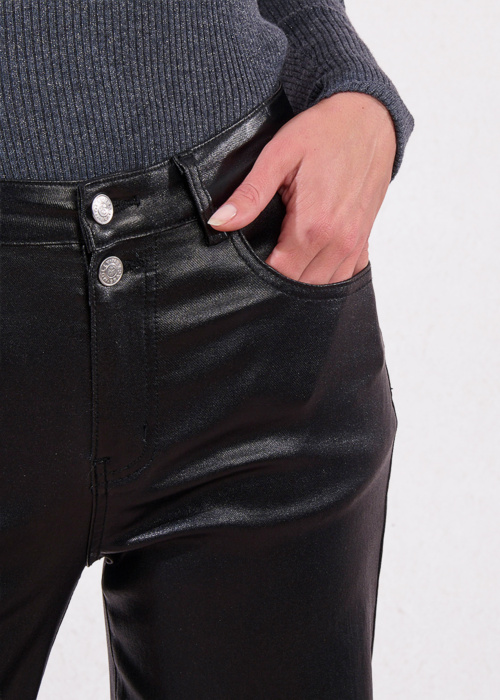 Molly Bracken kelnės