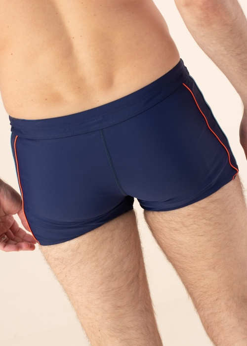 Naturana maudymosi kelnaitės