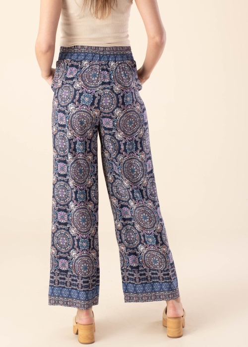 Molly Bracken kelnės