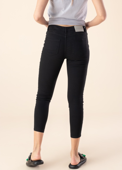 Diverse kelnės Trate