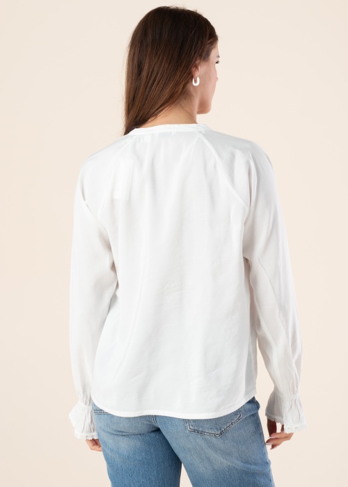 b.young palaidinė Helvig