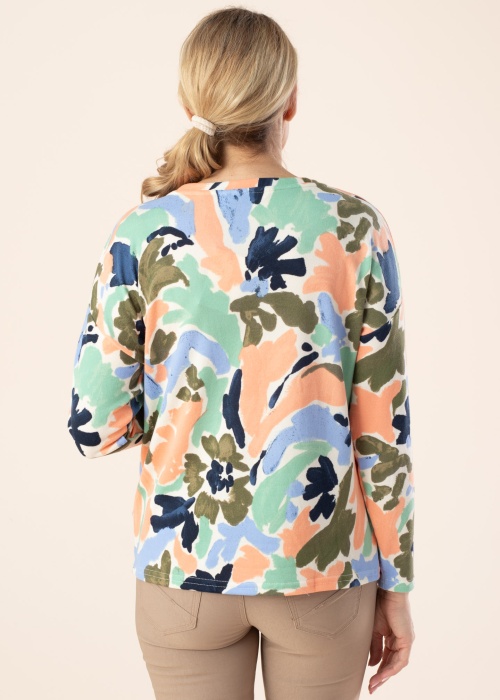 b.young megztinis Pieta