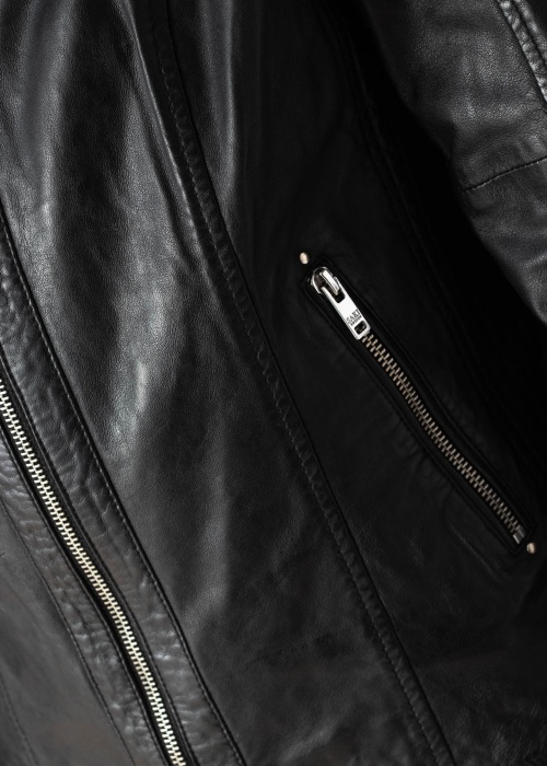 Saki striukė Emma Comfort