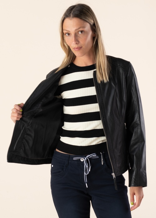 Saki striukė Emma Comfort