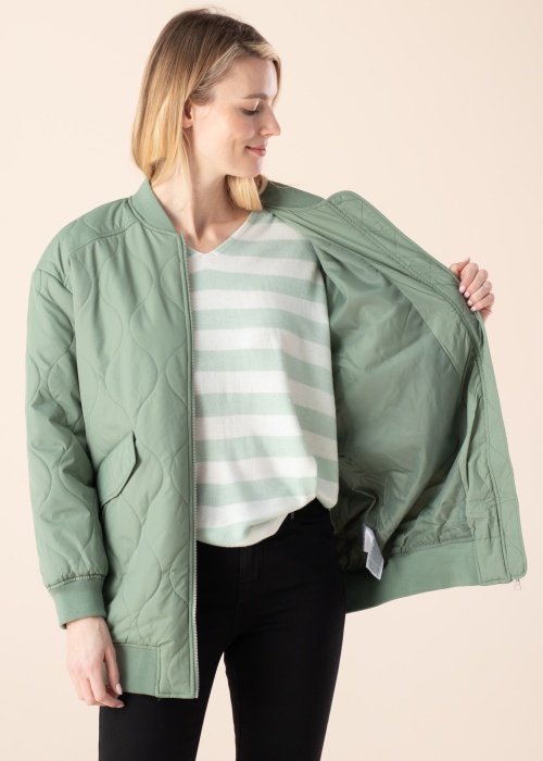 Only bomber striukė Tina