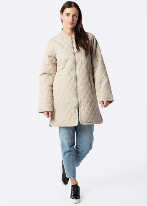 b.young pavasario-rudens striukė Betio