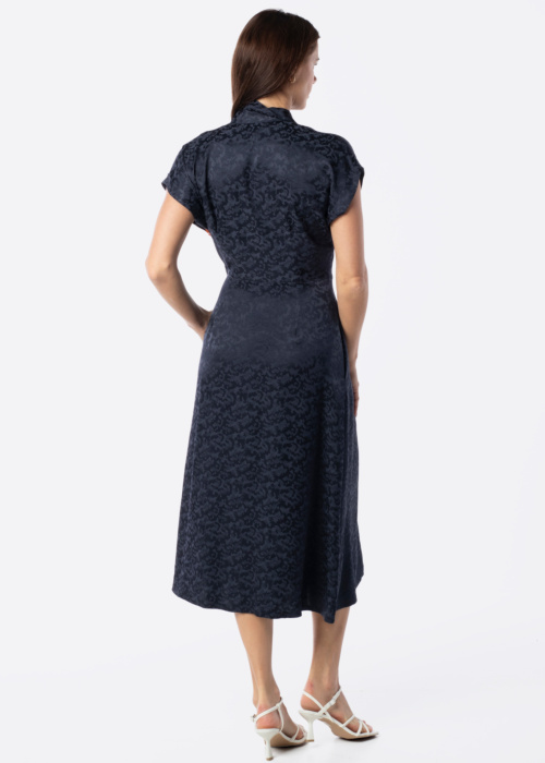 Kairi Vilderson suknelė