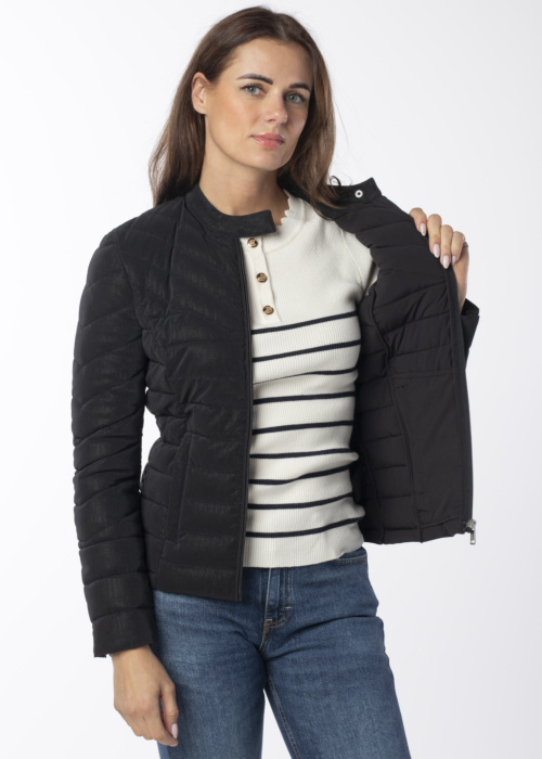 Guess pavasario-rudens striukė