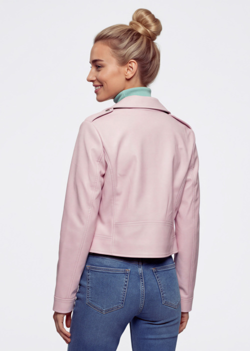 Only striukė Carmen