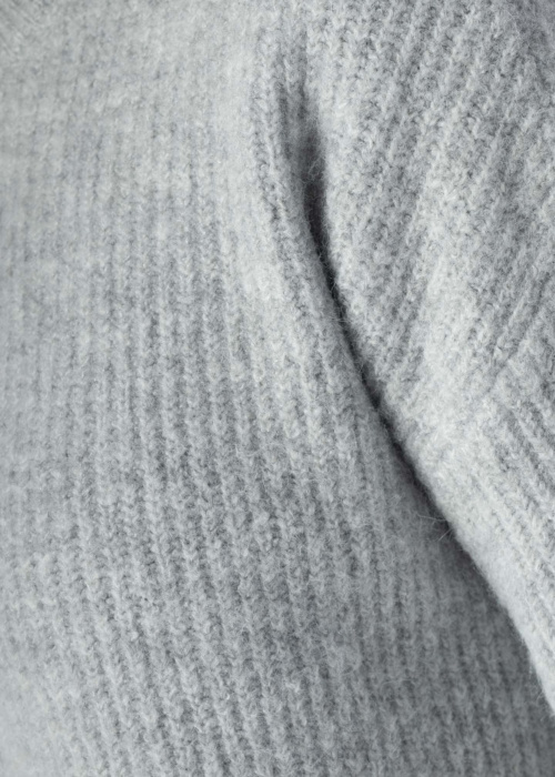 Vila megztinis Retta