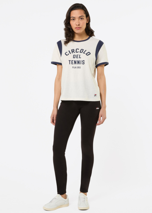 Fila tamprės Casania