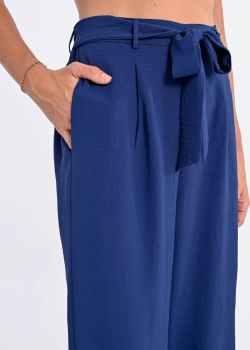 Molly Bracken kelnės