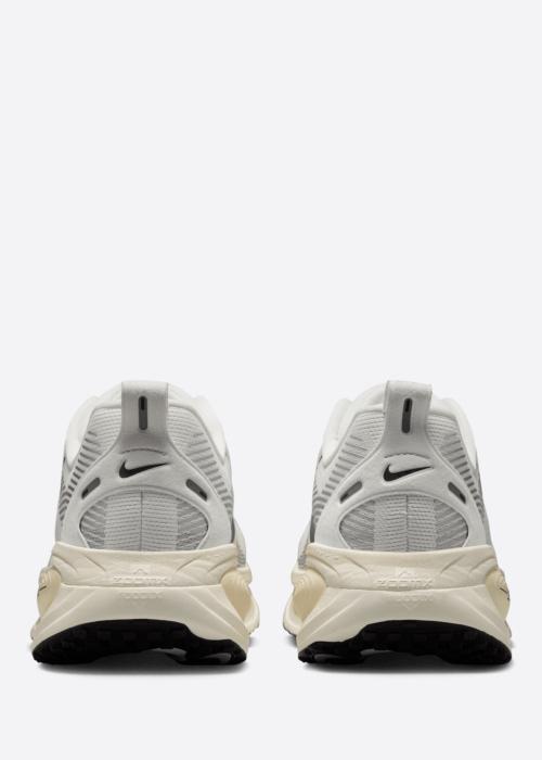 Nike bėgimo bateliai Vomero 18