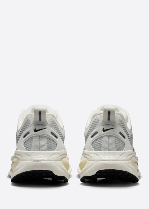 Nike bėgimo bateliai Vomero 18