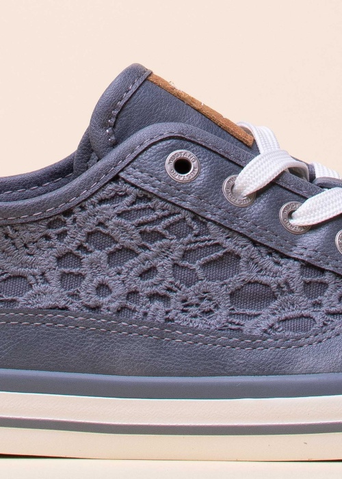 Mustang laisvalaikio batai