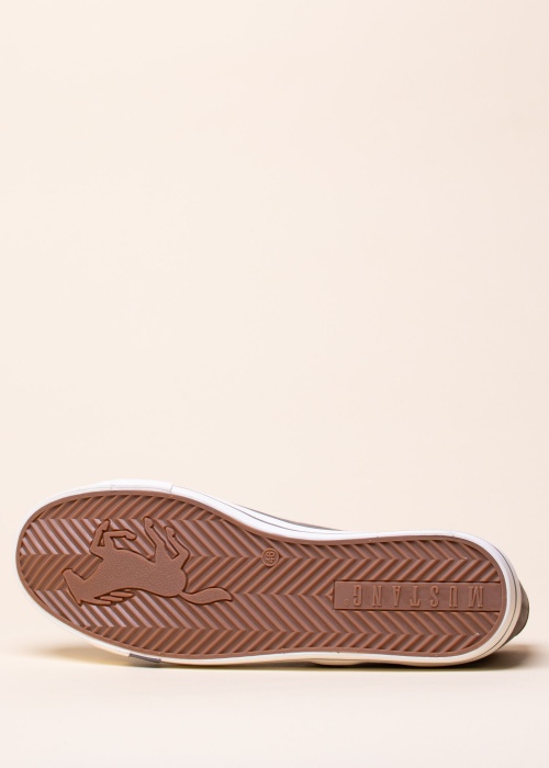 Mustang laisvalaikio batai