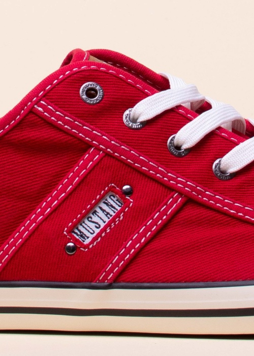 Mustang laisvalaikio batai